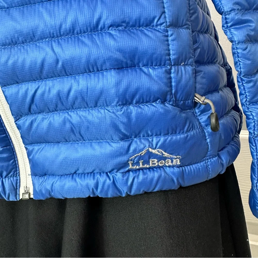 L.L.BEAN jacket women’s ultralight 850 DOWN HOODED SWEATER JACKET BLUE zip M